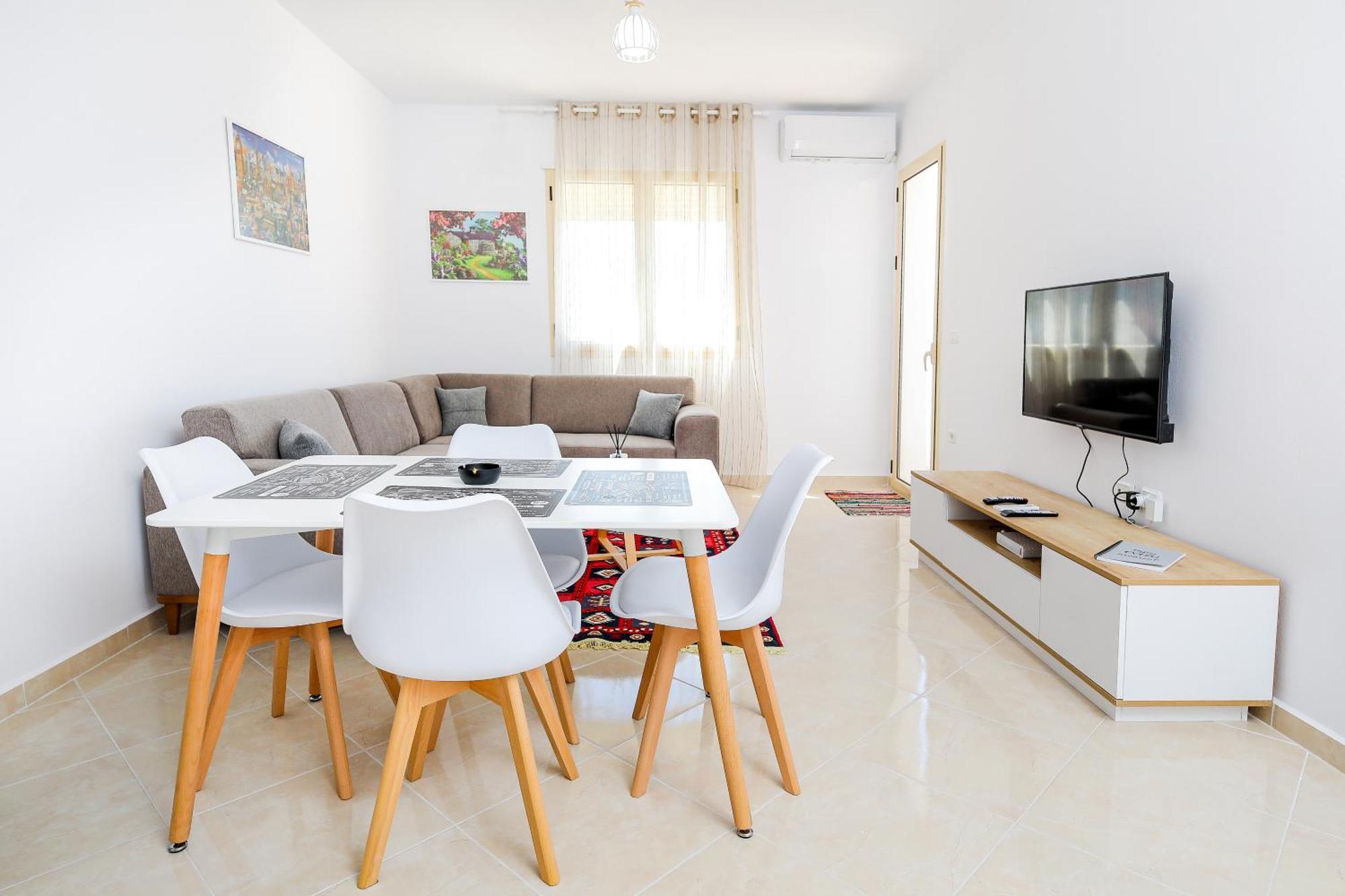 Sea Gem Apartment Вльора Екстер'єр фото